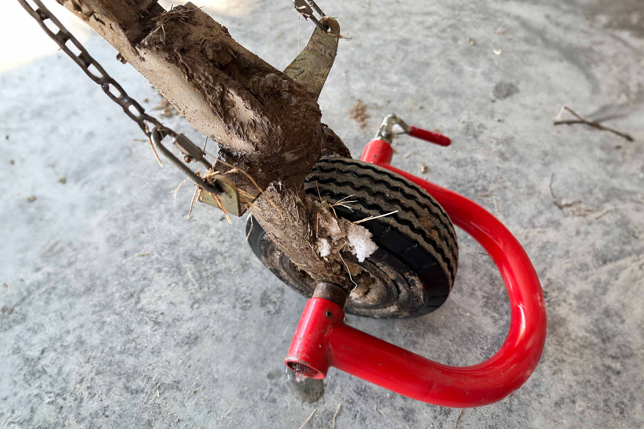 Tailwheels, Grass Strips, and Vandalism